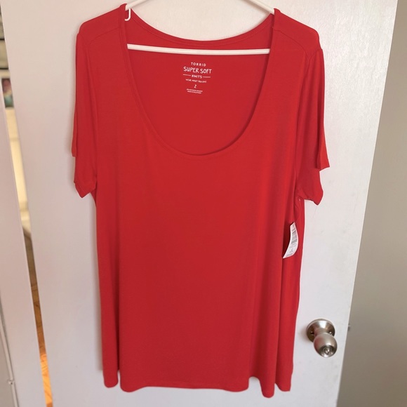 Torrid Super Soft Lightweight Top - Sizes 2X & 3X - Picture 4 of 14